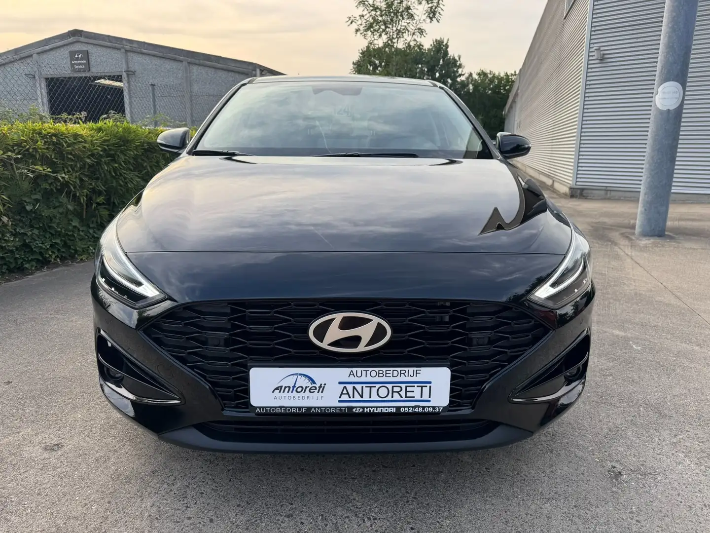 Hyundai i30 1.5 T-GDi MHEV Techno DCT Schwarz - 2