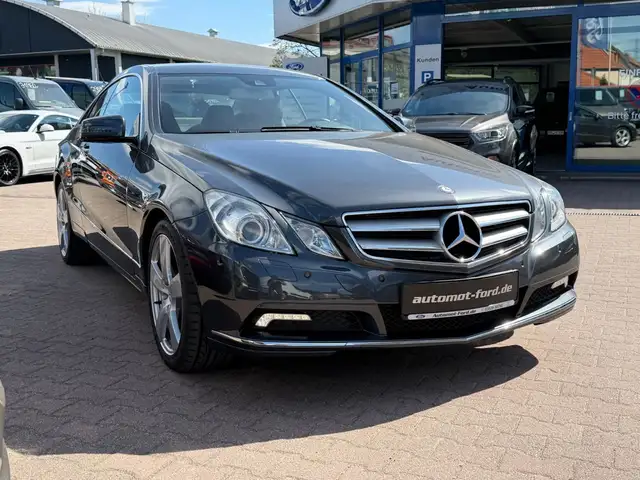 Mercedes-Benz E 200 CGI Coupe*Bi-Xenon*Comand*Leder*Memory
