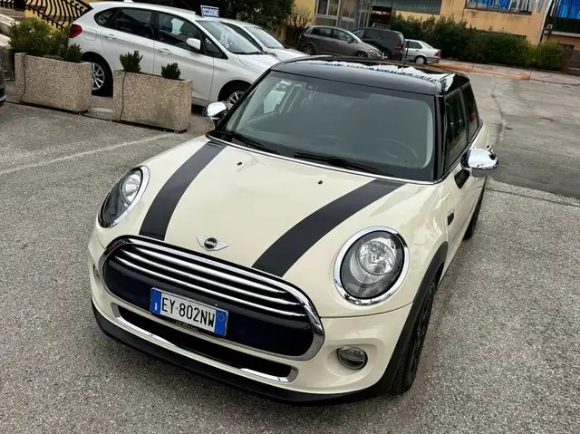 MINI Cooper D " UNA CHICCA " Mini IV 1.5 Business 5p auto