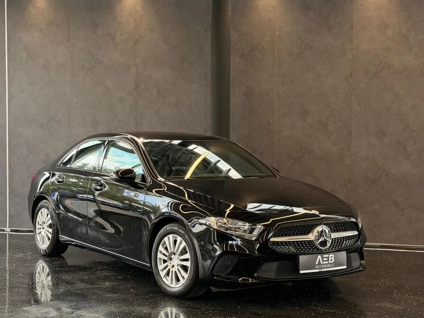 Mercedes-Benz A 180 d Lim.**Digital Cockpit**Ambiente**Temp**SHZ**RFK Schwarz - 1