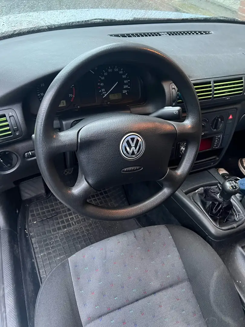Volkswagen Passat Grau - 2