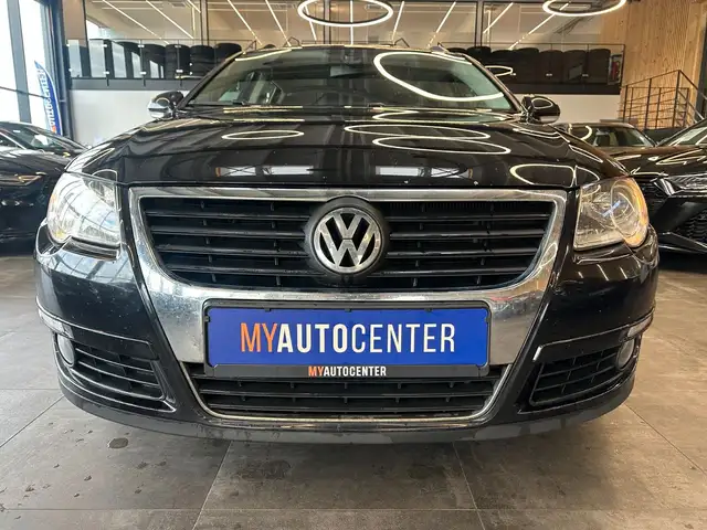 Volkswagen Passat view 19