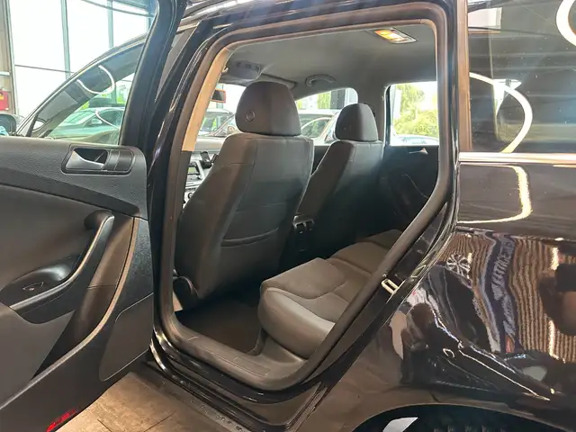 Volkswagen Passat view 30