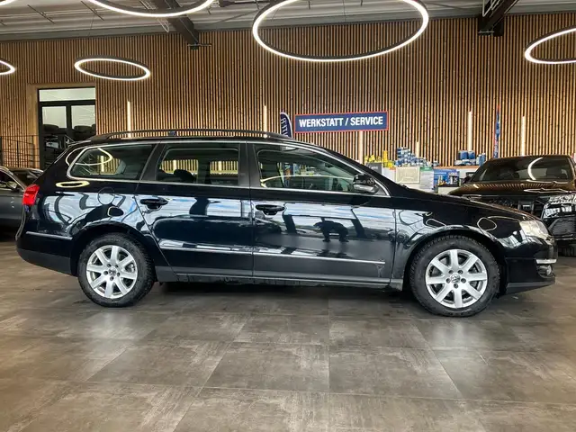 Volkswagen Passat view 16