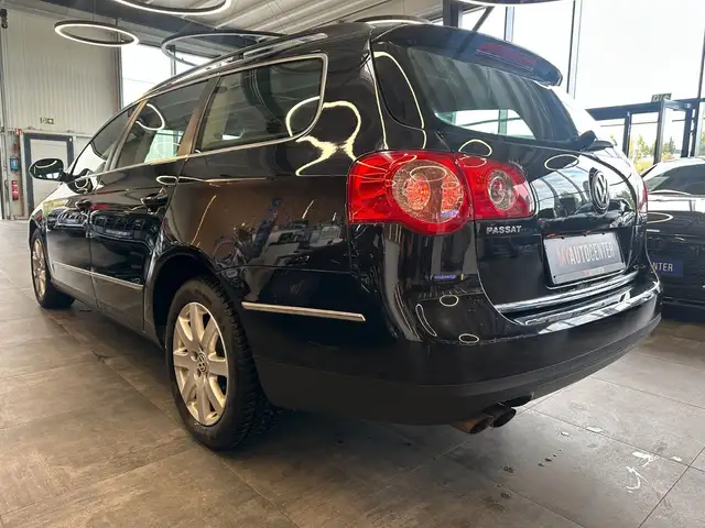 Volkswagen Passat view 24