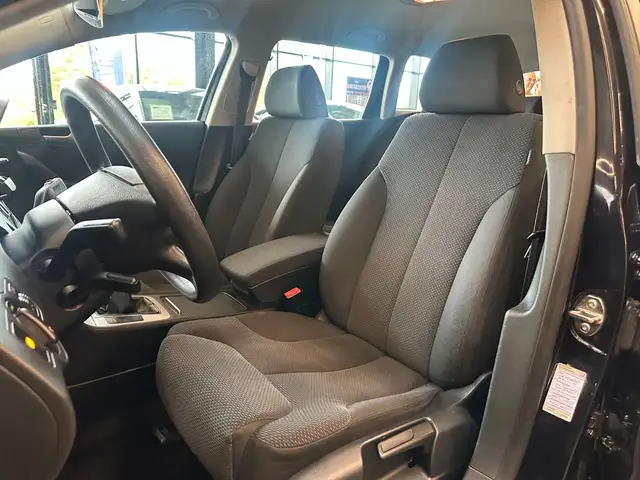 Volkswagen Passat view 10