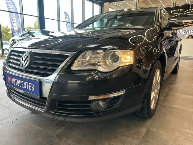 Volkswagen Passat view 4