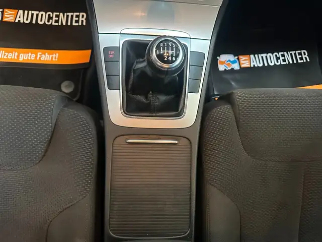 Volkswagen Passat view 13