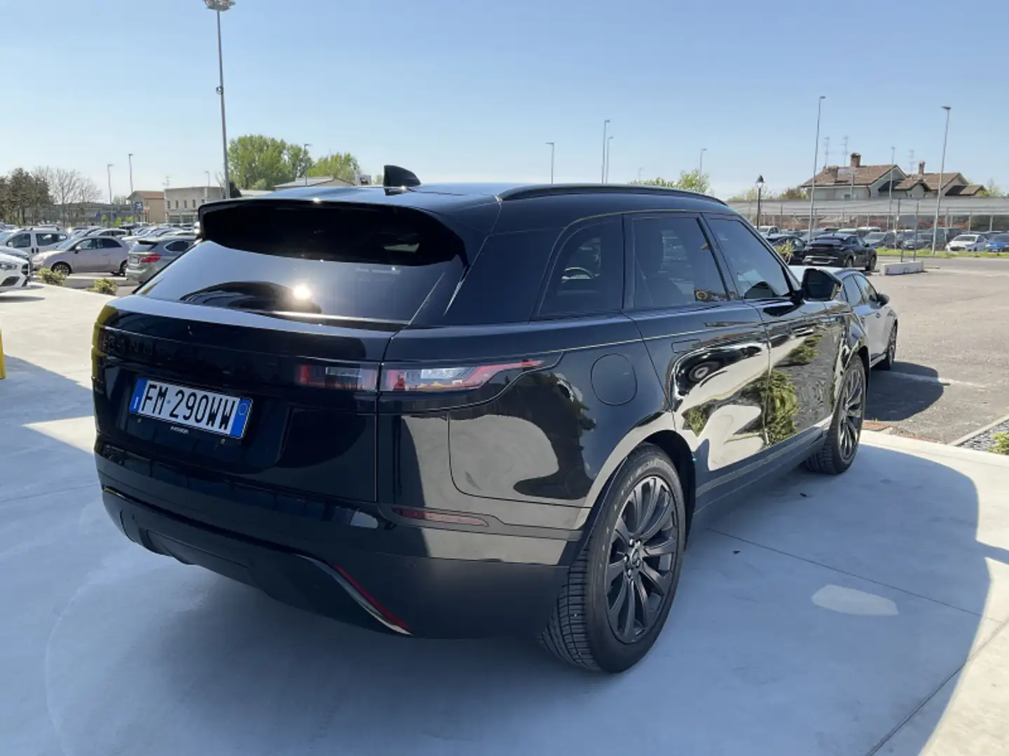 Land Rover Range Rover Velar 2.0D I4 240 CV S Noir - 2
