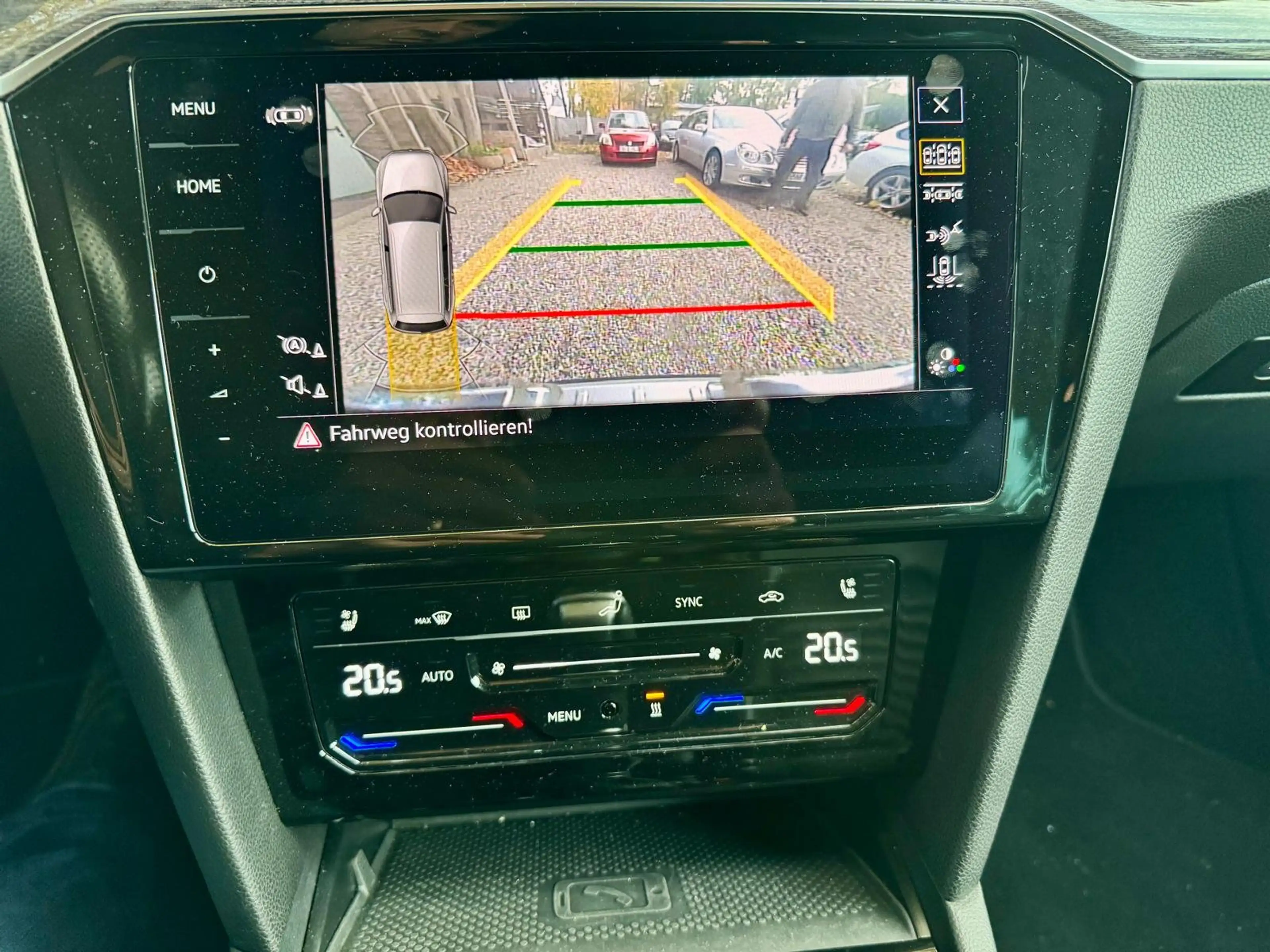 Volkswagen Passat Alltrack 2.0 Panorama LED 18 Zoll ACC Leder Navi Standheiz — photo 10