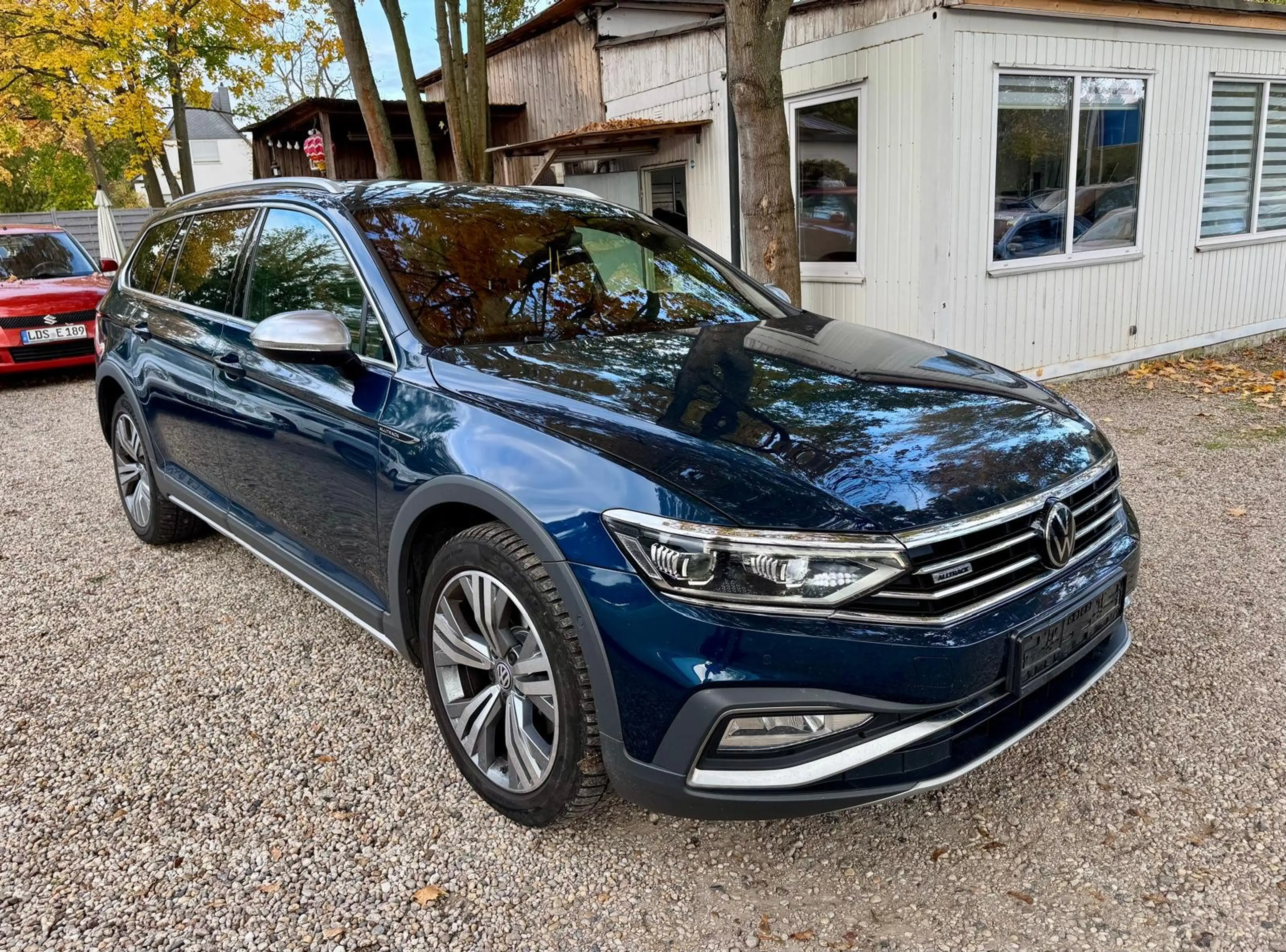 Volkswagen Passat Alltrack 2.0 Panorama LED 18 Zoll ACC Leder Navi Standheiz — photo 3