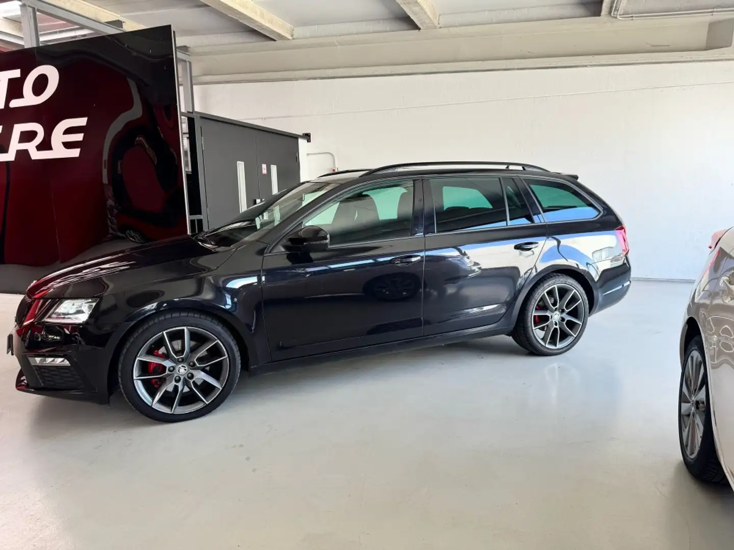 Skoda Octavia 2.0TDI RS 4x4 DSG 135kW Negro - 2