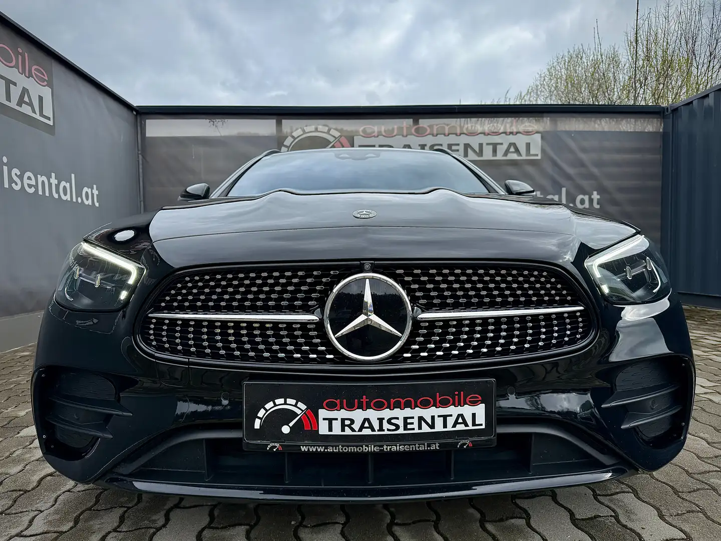 Mercedes-Benz E 200 d AMG -Line/LED.Scheinwerfer/Kamera/ACC/Keyless Schwarz - 2