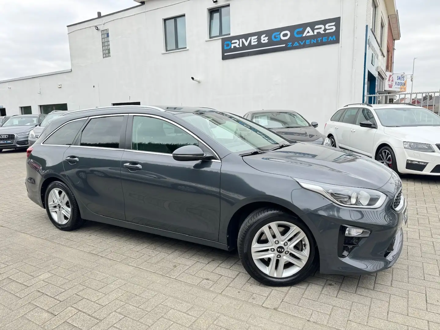 Kia Ceed SW / cee'd SW Ceed 1.5 T-GDI DCT7 CarPlay ** 1 JAAR GARANTIE ** Grijs - 1