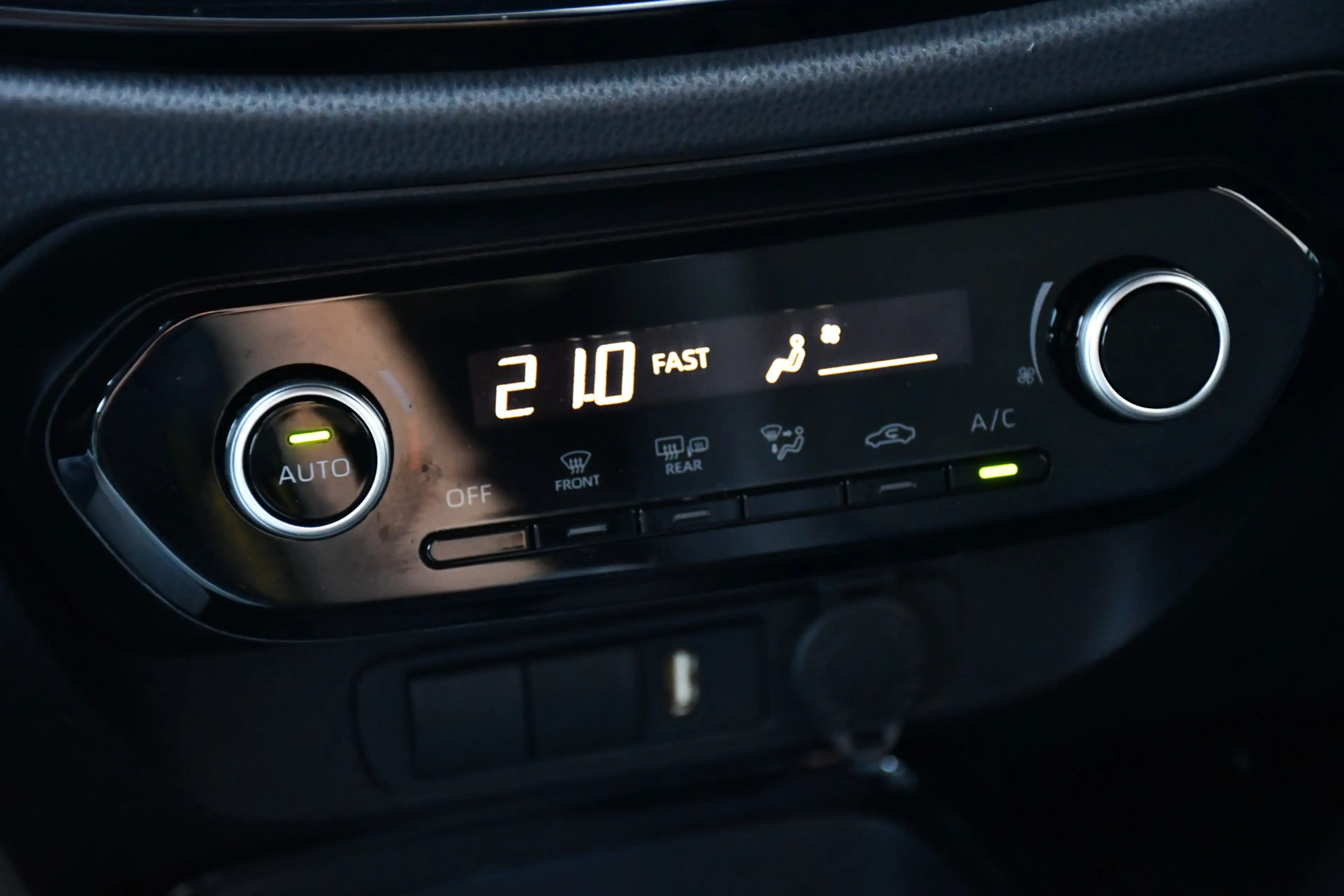 Toyota Aygo X 1.0 VVT-i MT Envy 72pk | Half leder/stof interieur — photo 15
