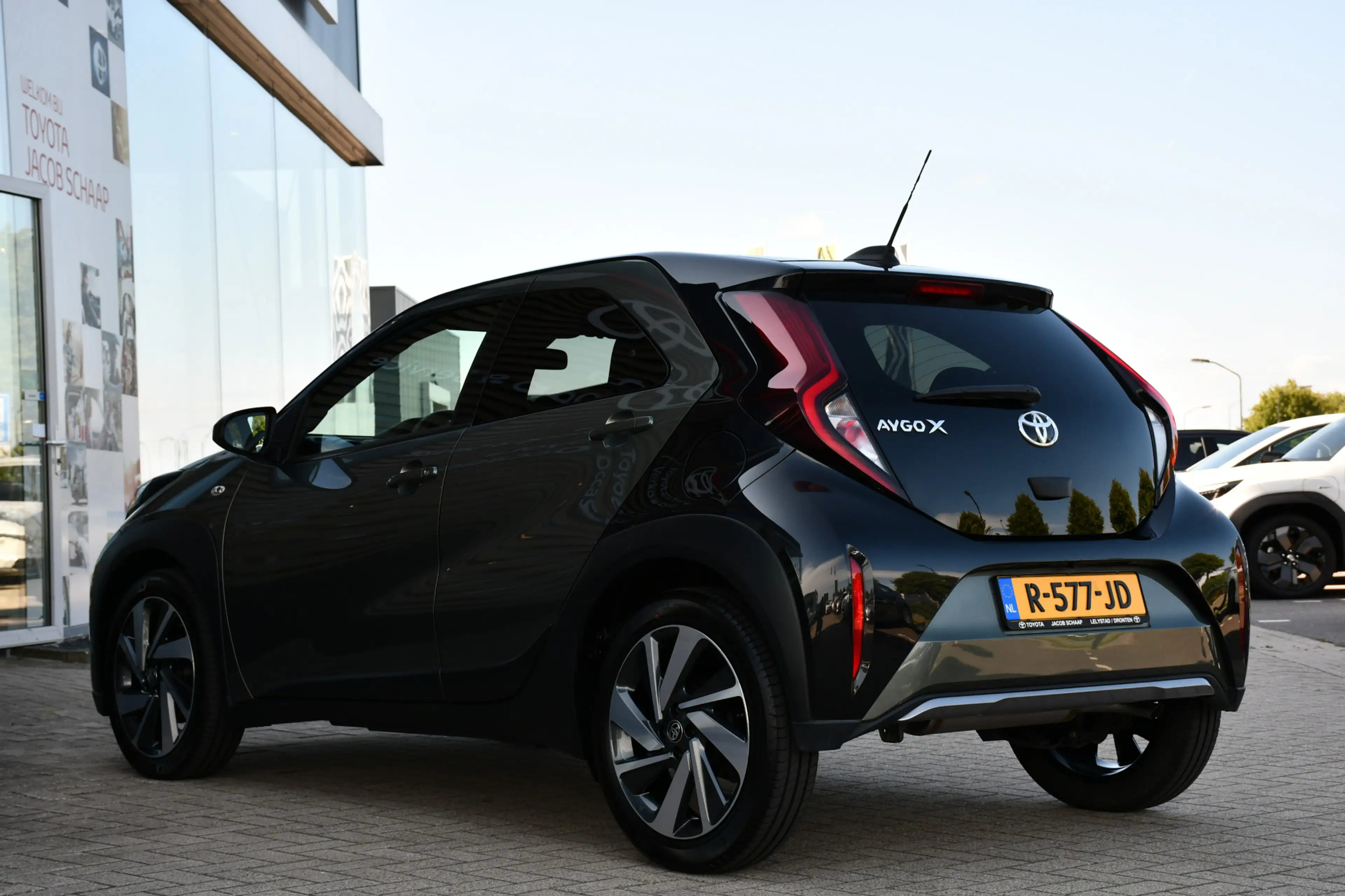 Toyota Aygo X 1.0 VVT-i MT Envy 72pk | Half leder/stof interieur — photo 11