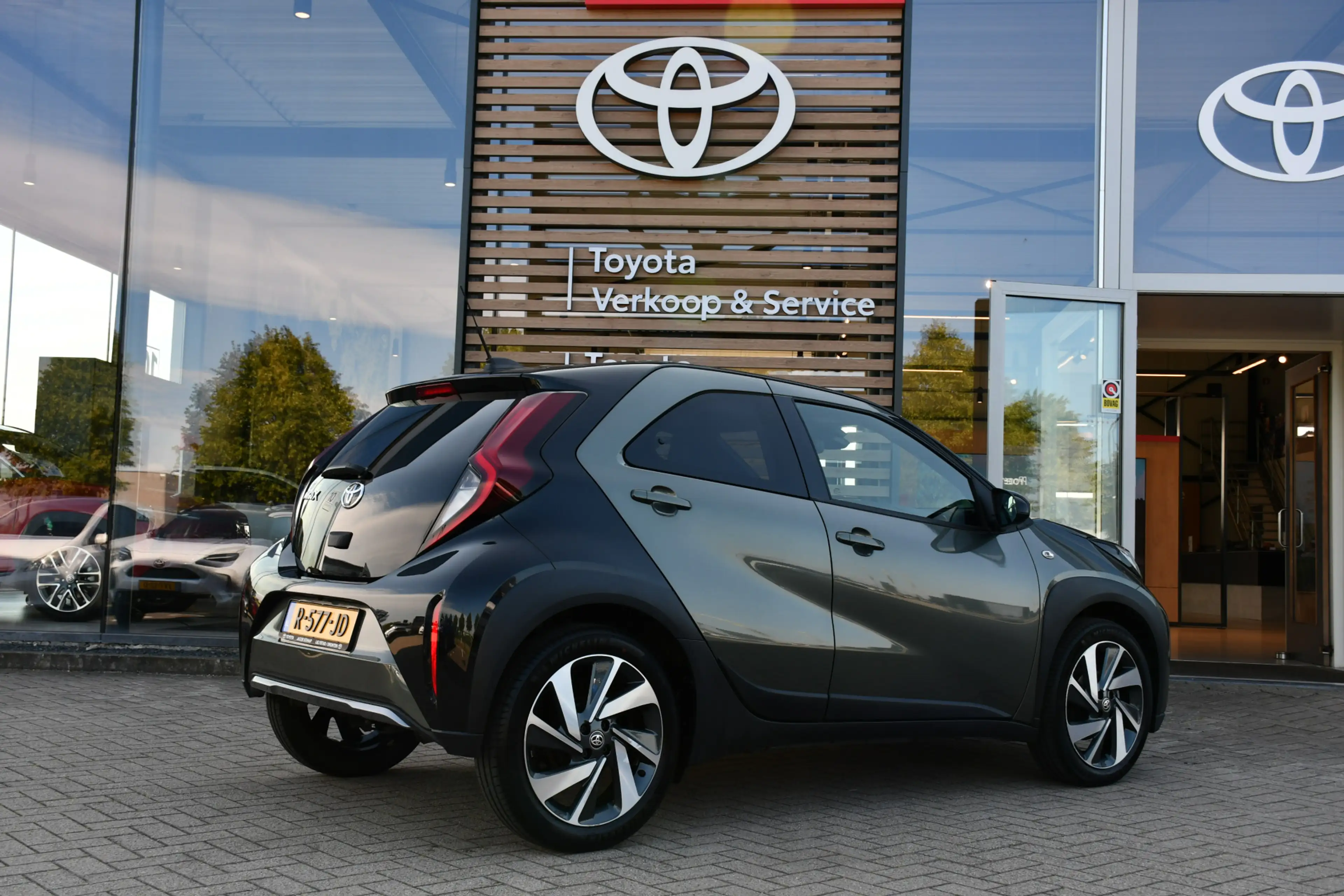 Toyota Aygo X 1.0 VVT-i MT Envy 72pk | Half leder/stof interieur — photo 7
