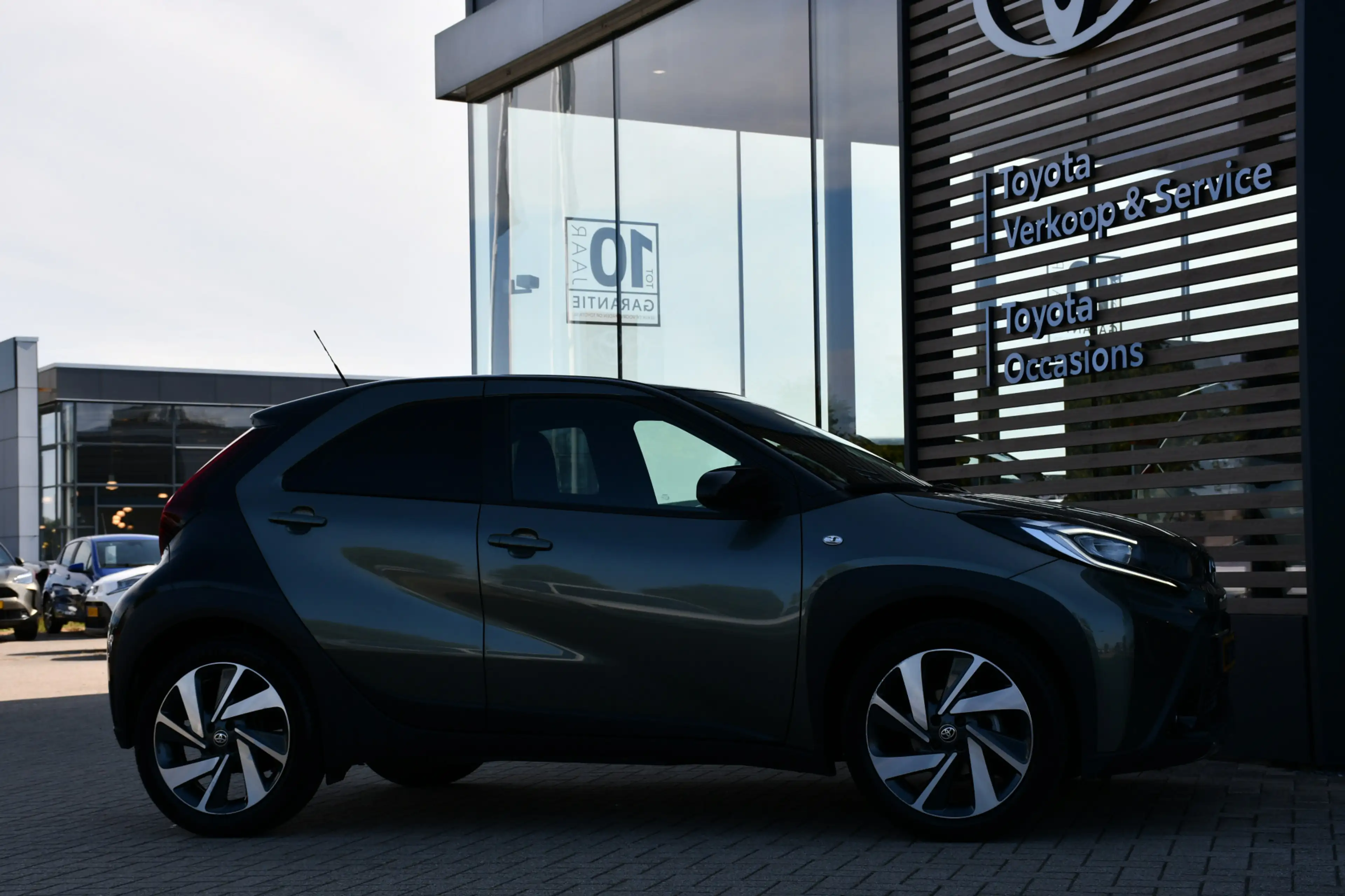 Toyota Aygo X 1.0 VVT-i MT Envy 72pk | Half leder/stof interieur — photo 3