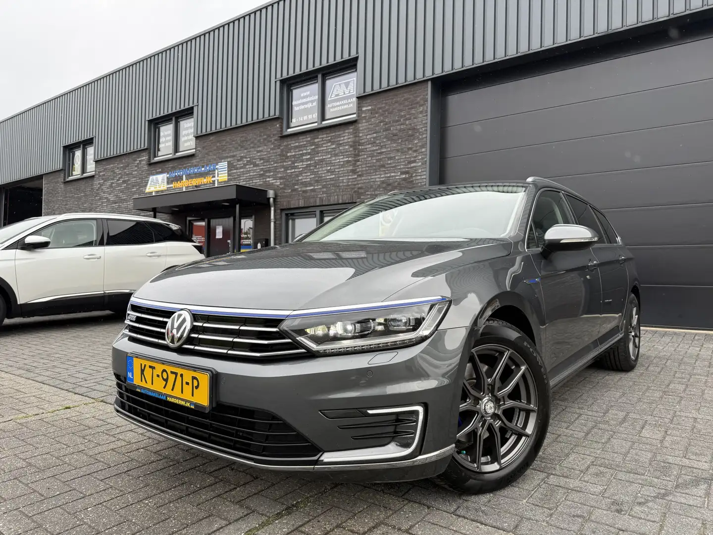 Volkswagen Passat Variant 1.4 TSI GTE Connected Series Plus |2E EIGENAAR | 1 Gris - 2