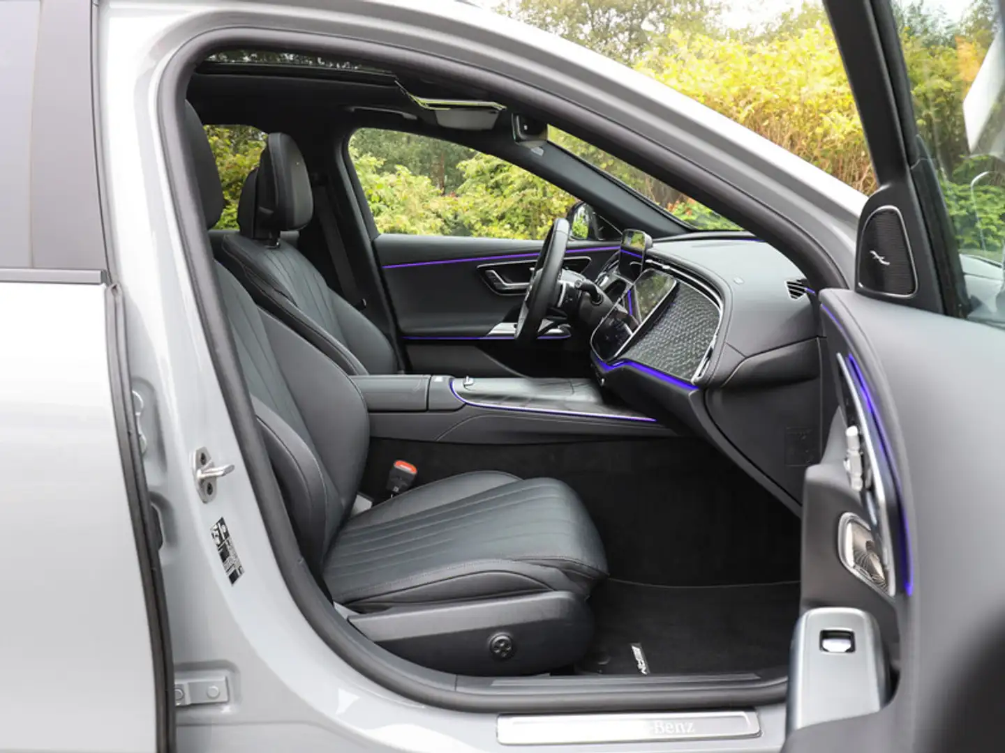 Mercedes-Benz E 450 d 4M T AMG-Sport/Pano/Burm/AHK/Sitzklima Grau - 2