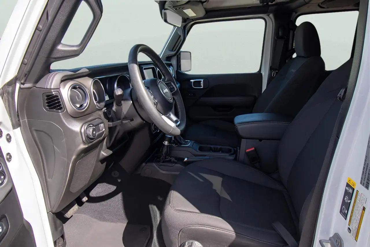 Jeep Wrangler снимка Jeep Wrangler