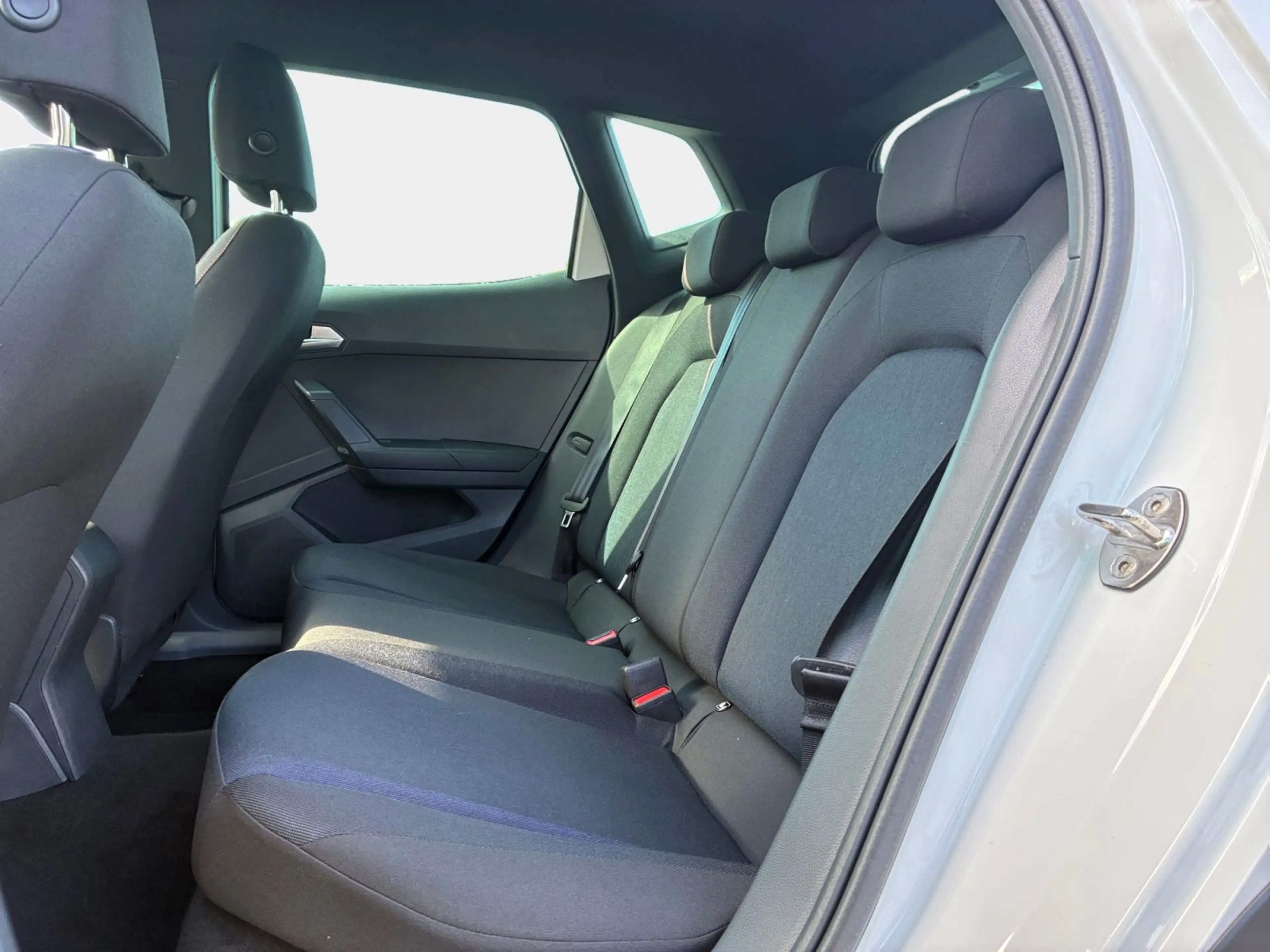 SEAT Arona FR 1.0 TSI 6-Gang Navi Full Link GJR ACC L — photo 13