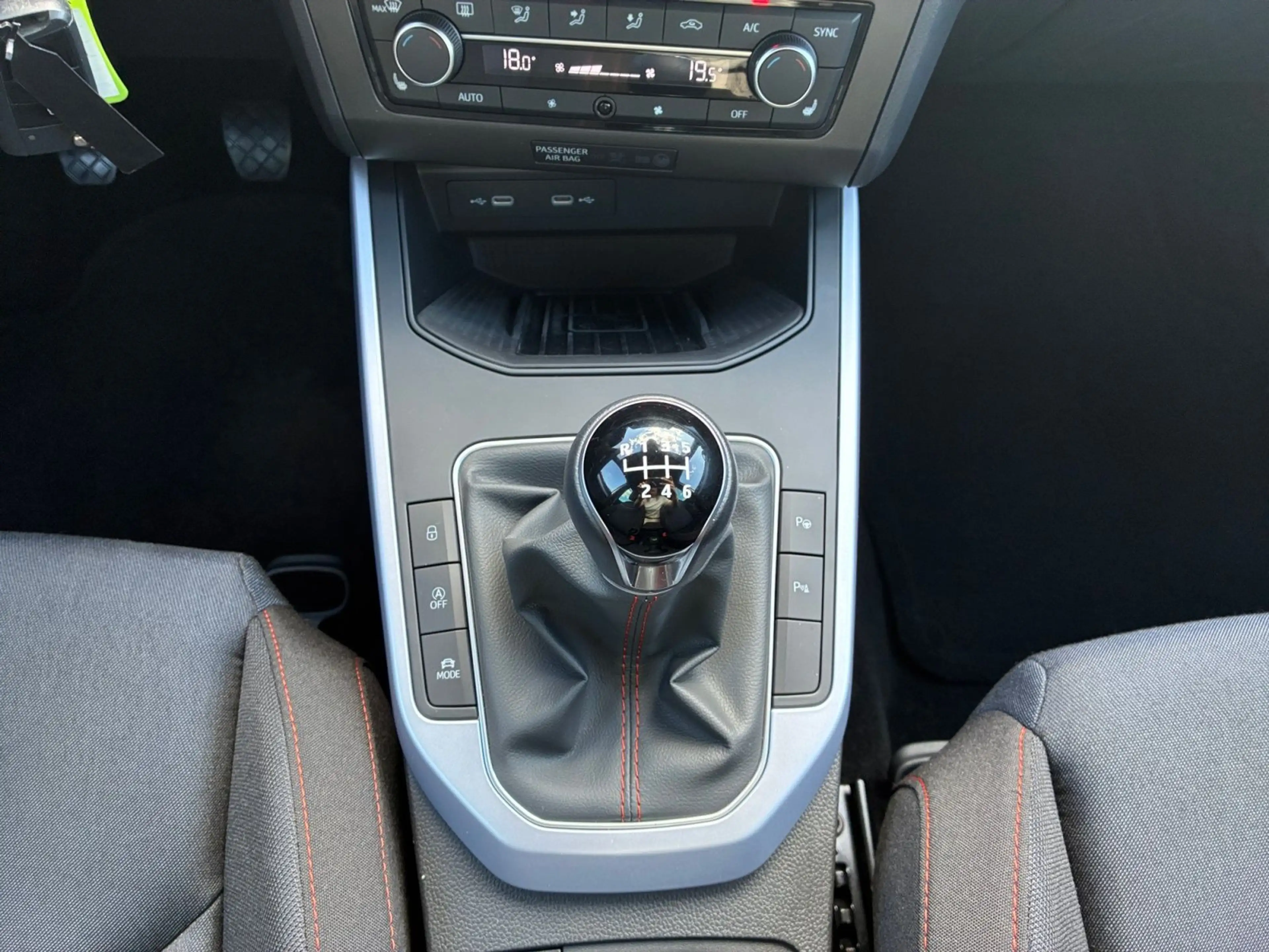 SEAT Arona FR 1.0 TSI 6-Gang Navi Full Link GJR ACC L — photo 11
