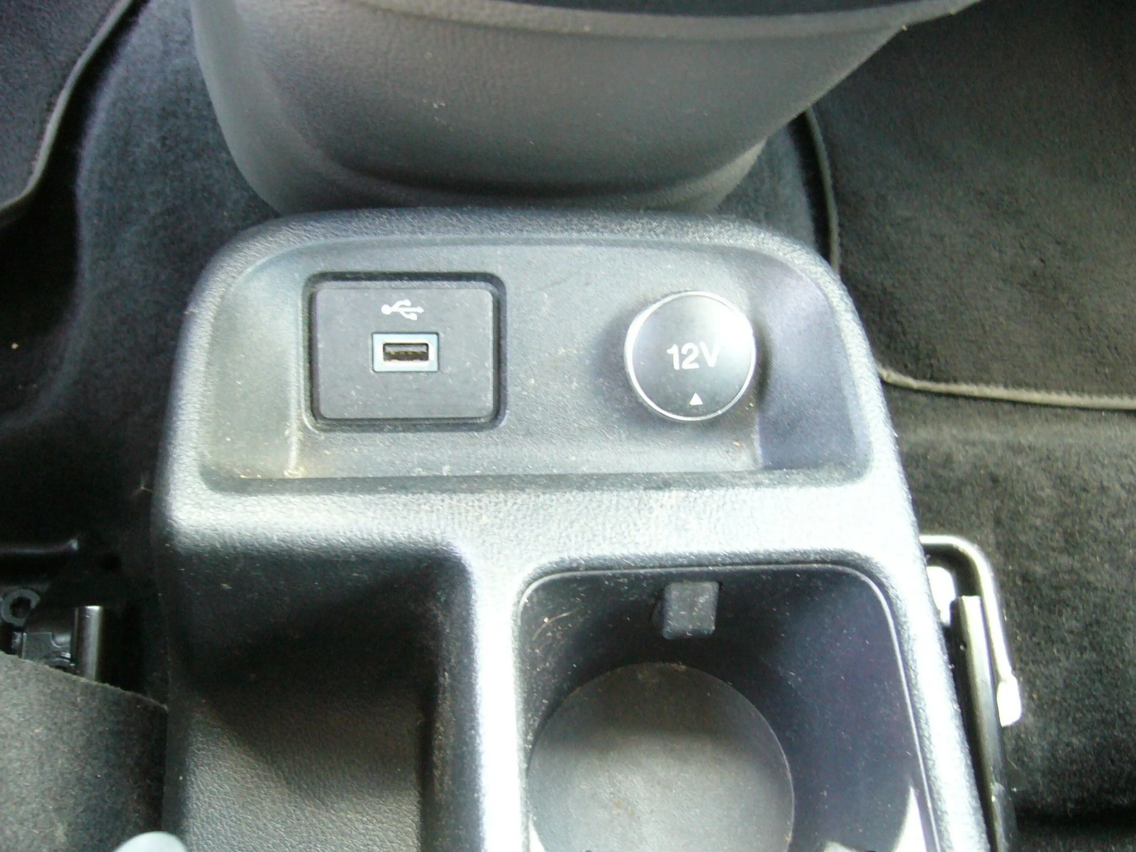 Ford Transit Connect 1,5 Trend 5-Sitze,SHZ,PDCTüv neu — photo 13