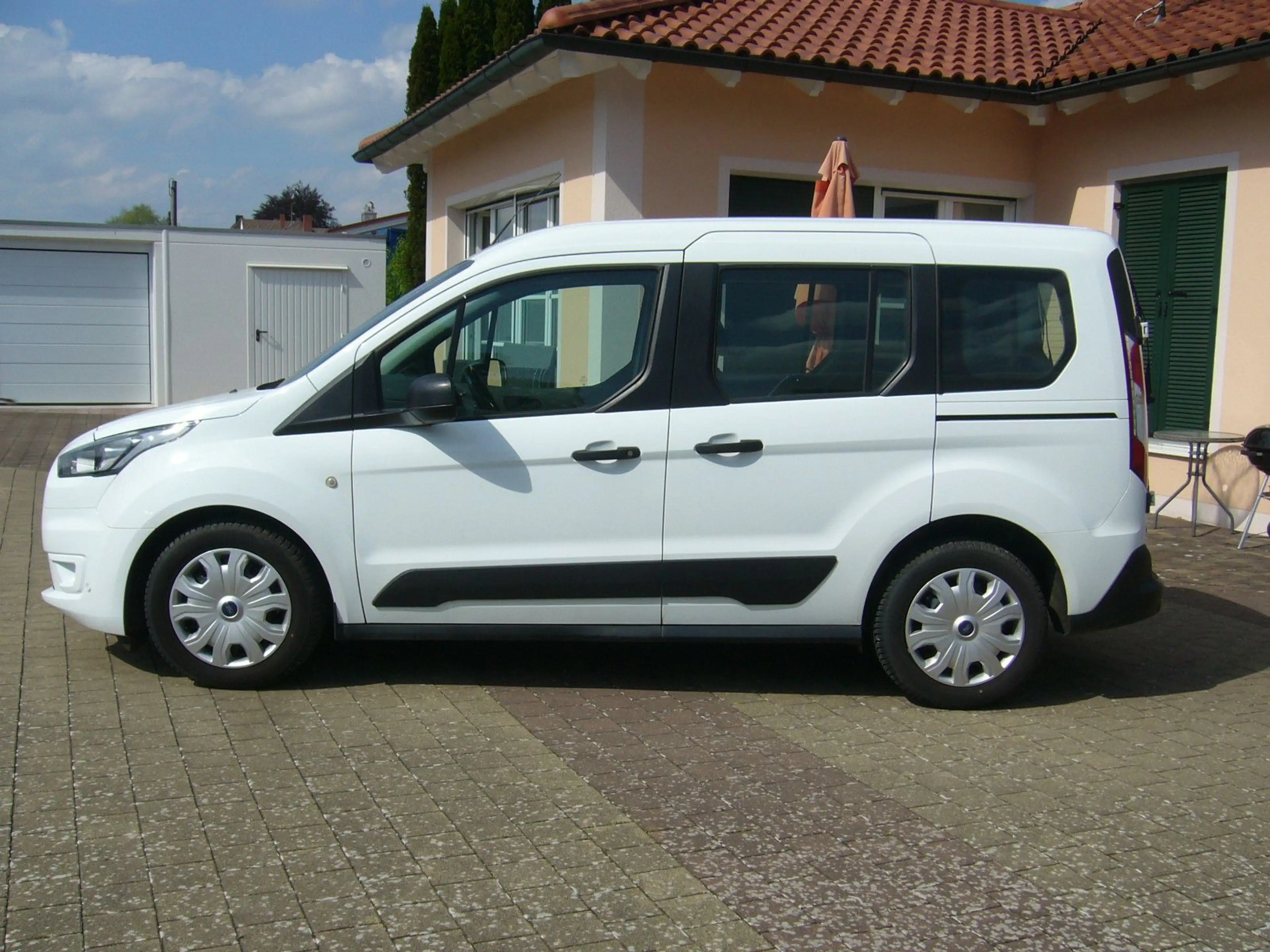 Ford Transit Connect 1,5 Trend 5-Sitze,SHZ,PDCTüv neu — photo 6