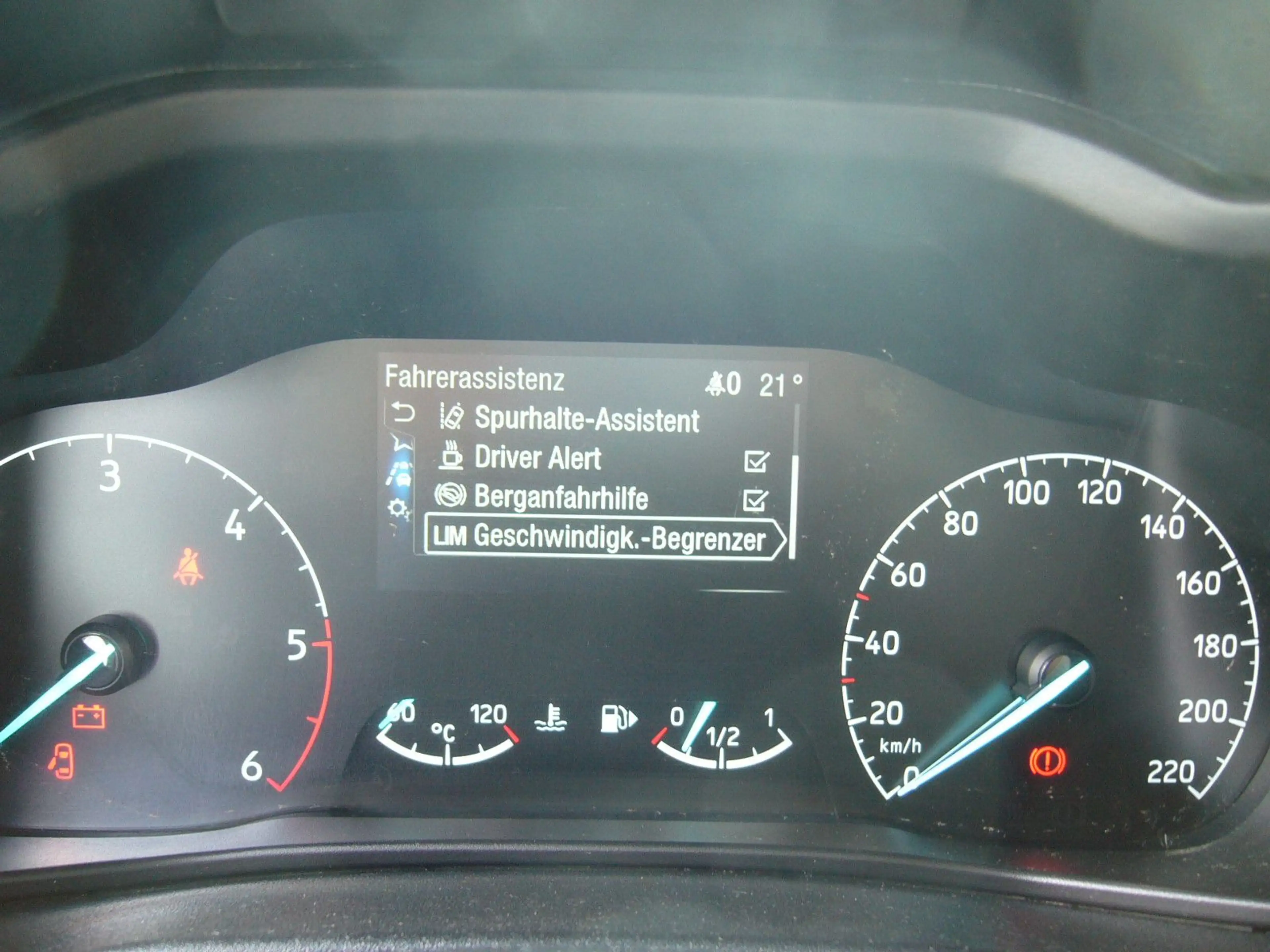 Ford Transit Connect 1,5 Trend 5-Sitze,SHZ,PDCTüv neu — photo 15