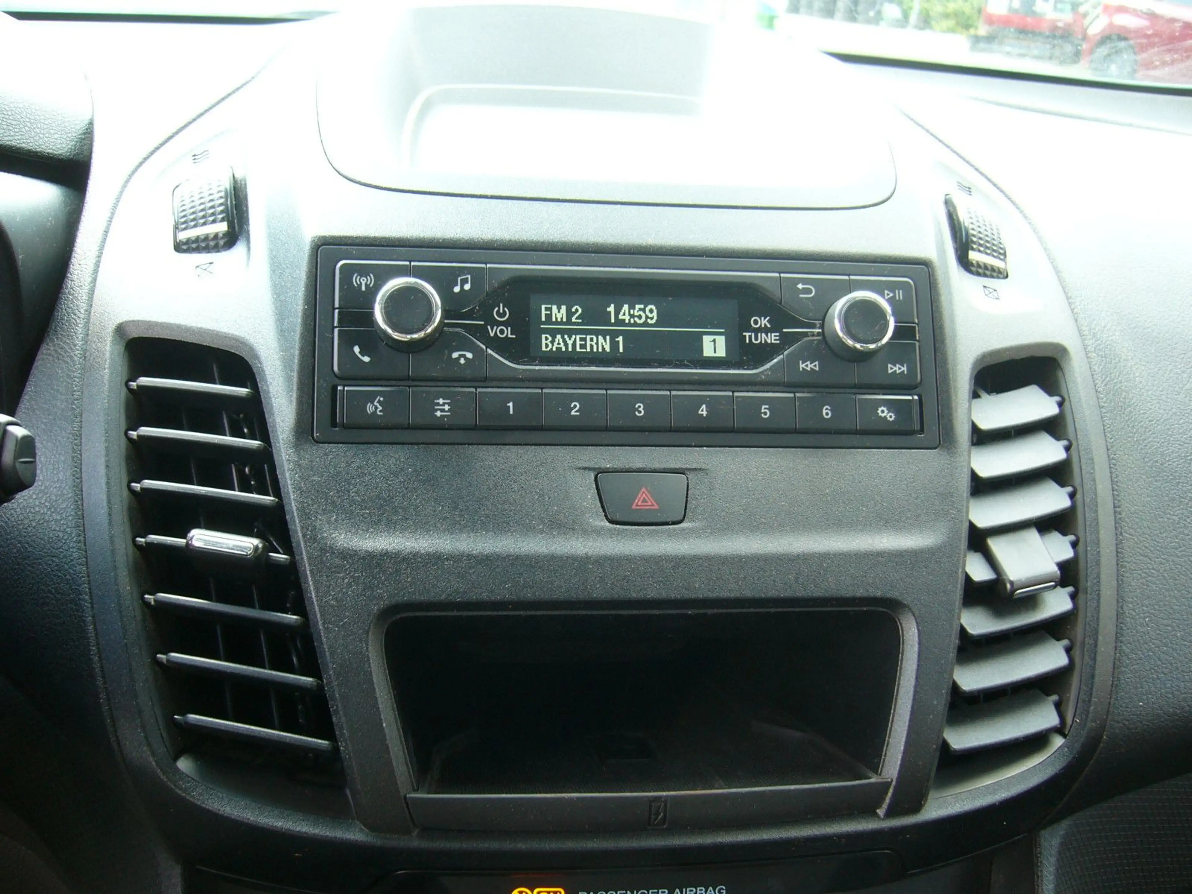 Ford Transit Connect 1,5 Trend 5-Sitze,SHZ,PDCTüv neu — photo 12