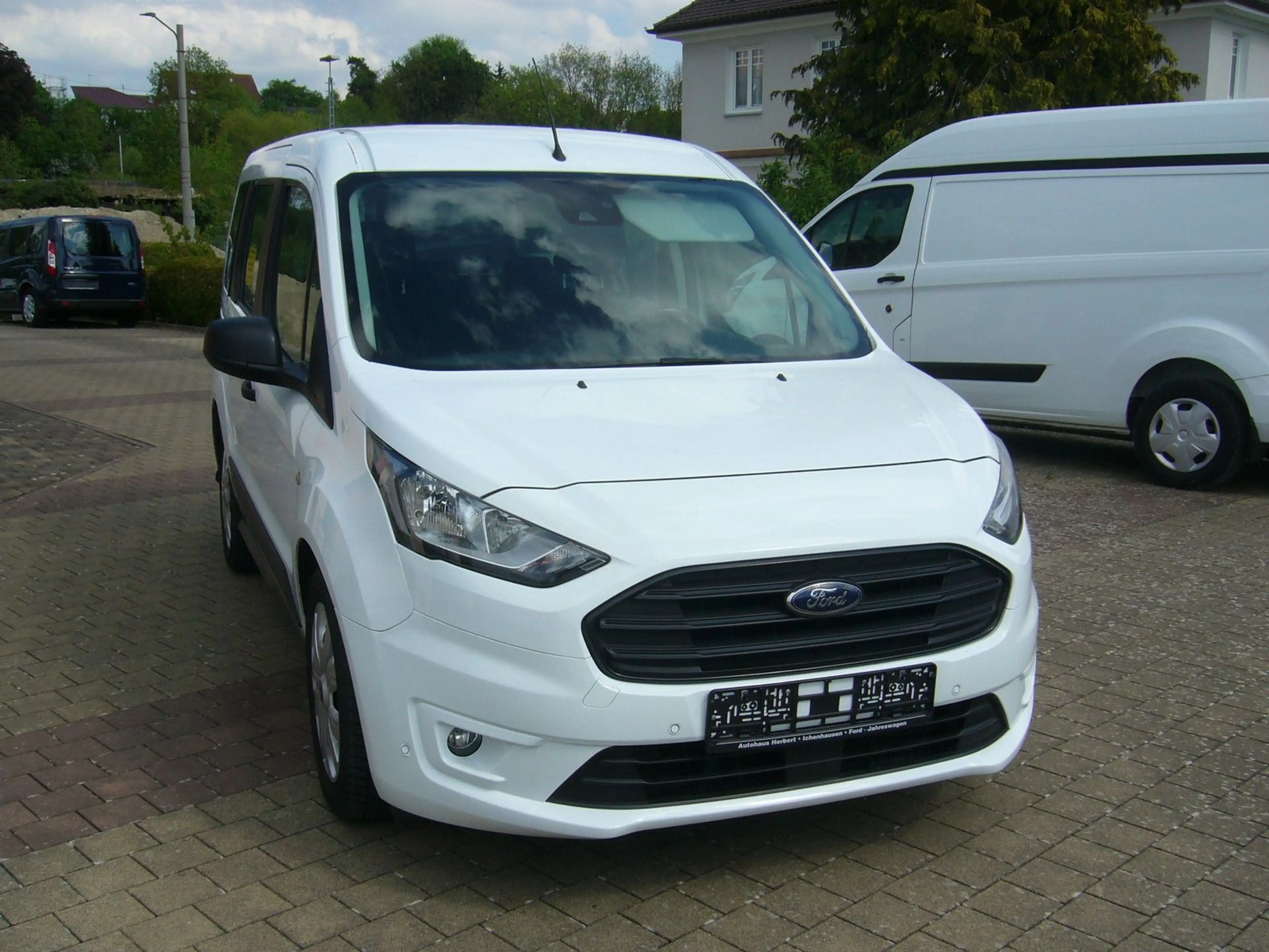 Ford Transit Connect 1,5 Trend 5-Sitze,SHZ,PDCTüv neu — photo 2