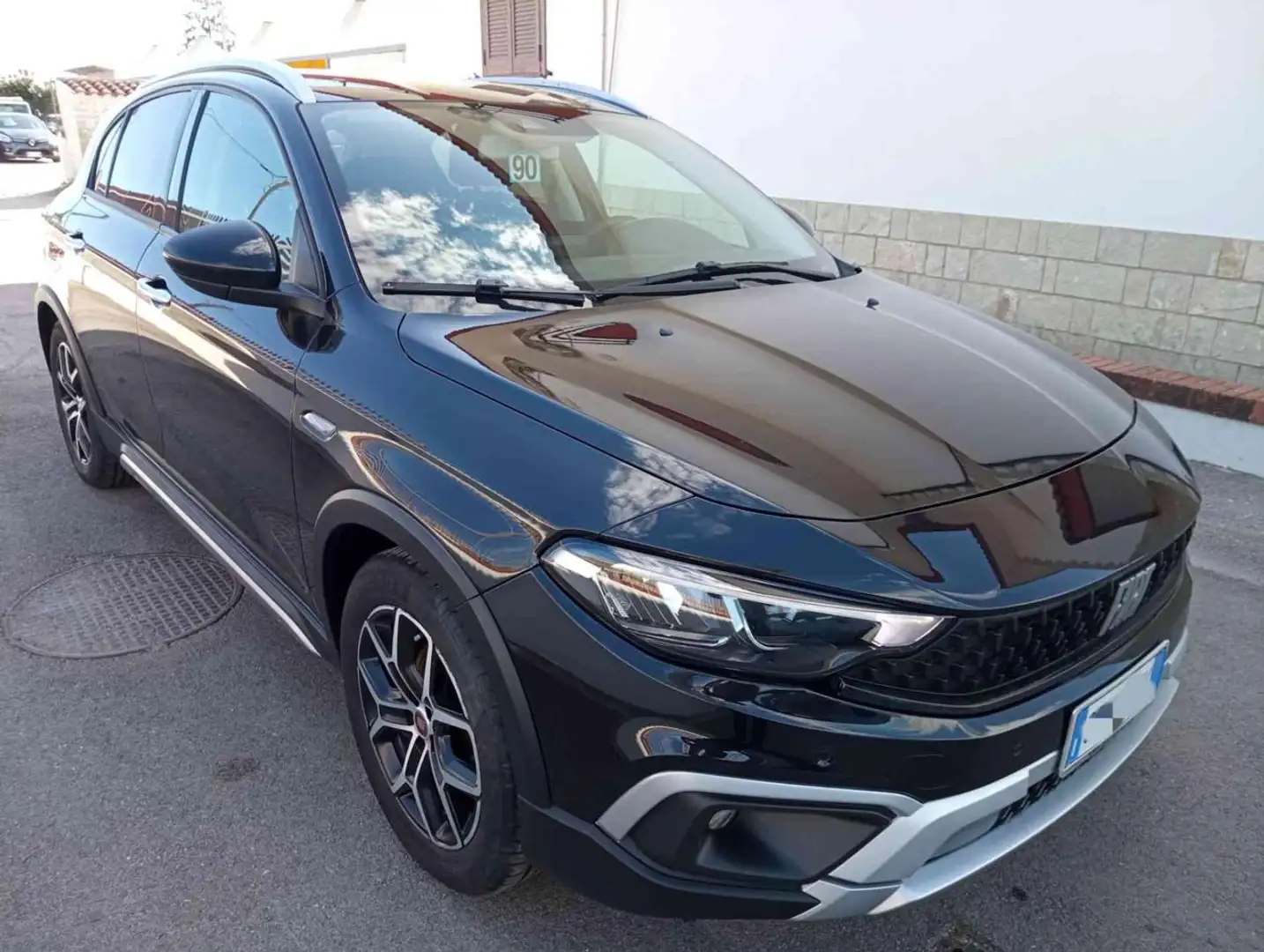 Fiat Tipo 1.0 turbo 100 CV Cross Schwarz - 1