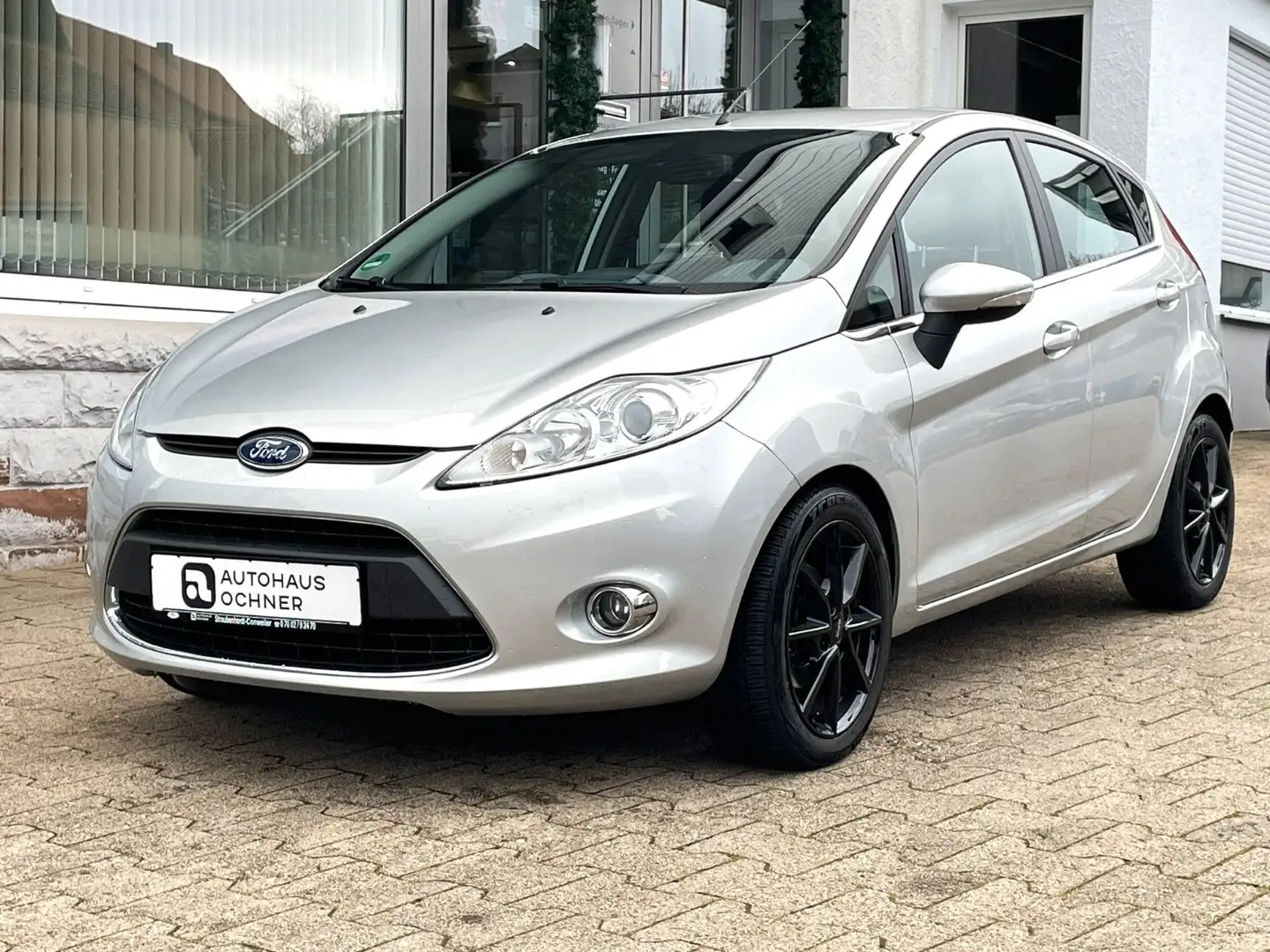 Ford Fiesta 1.25 Titanium Silber - 1