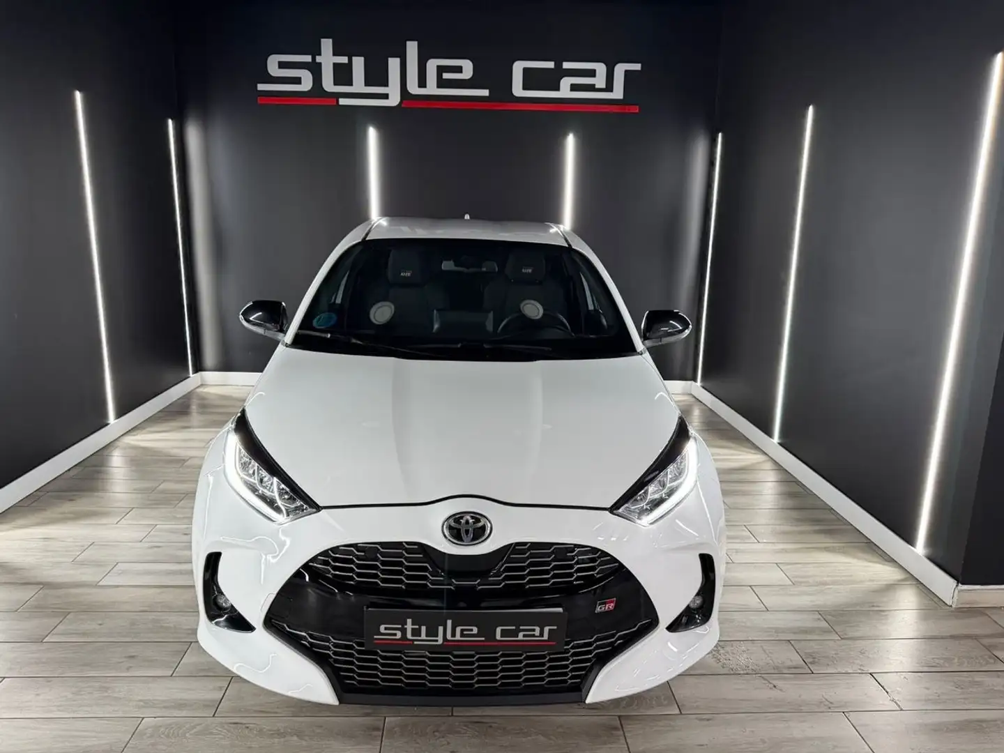 Toyota Yaris 1.5 120H GR Sport Blanco - 2