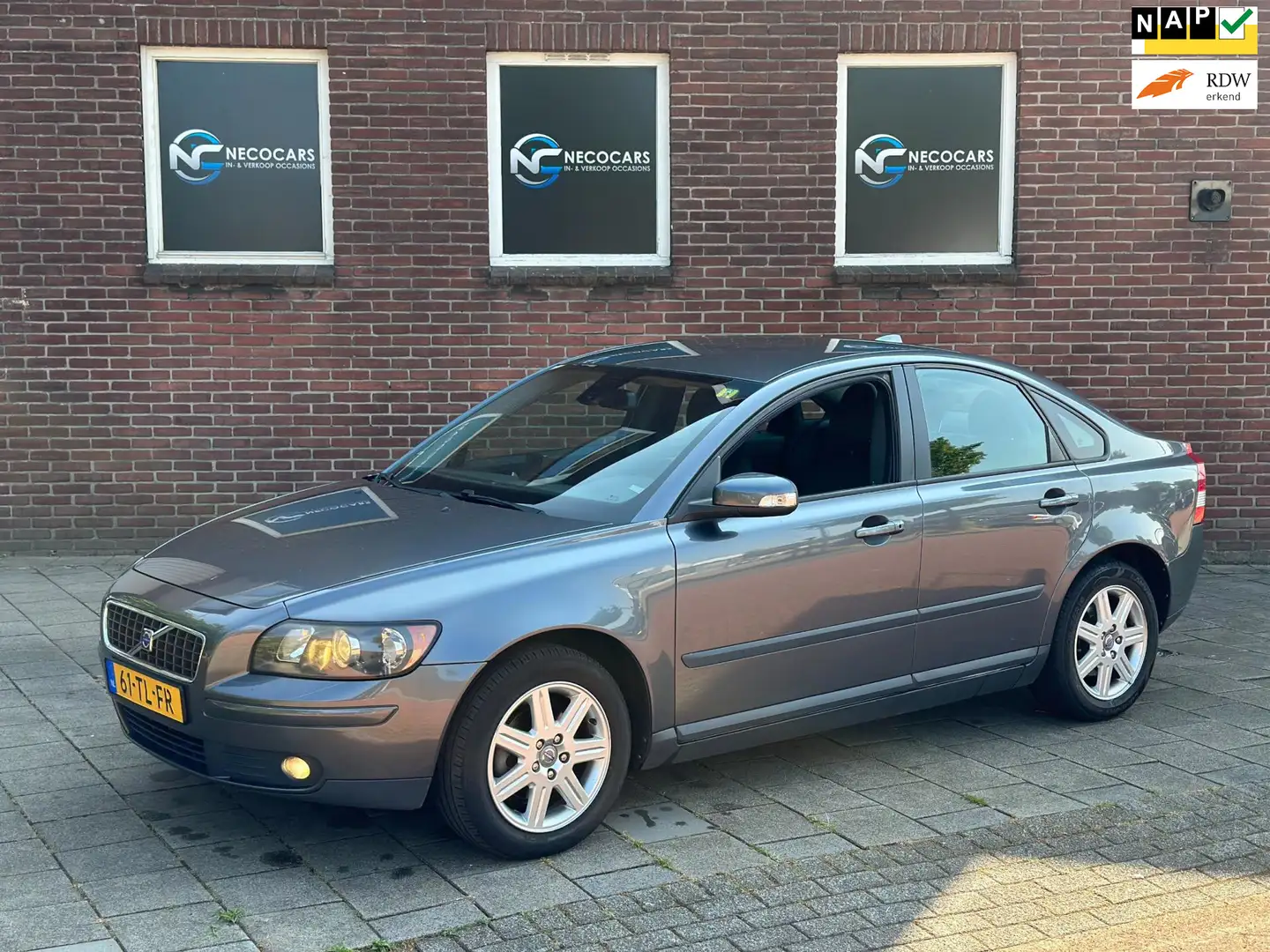 Volvo S40 1.8 Edition I / NIEUWE APK / NETTE AUTO / NAP / RI Grijs - 1