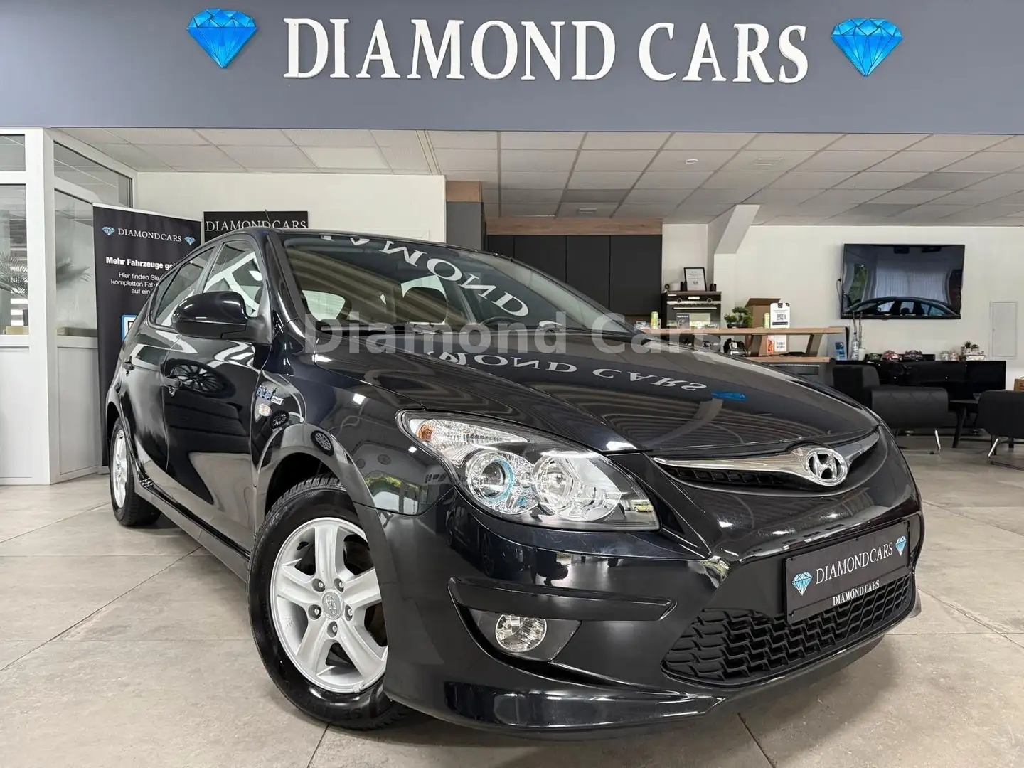Hyundai i30 1.4   * 1.HAND * NAVI * TÜV NEU * KLIMA * - 1