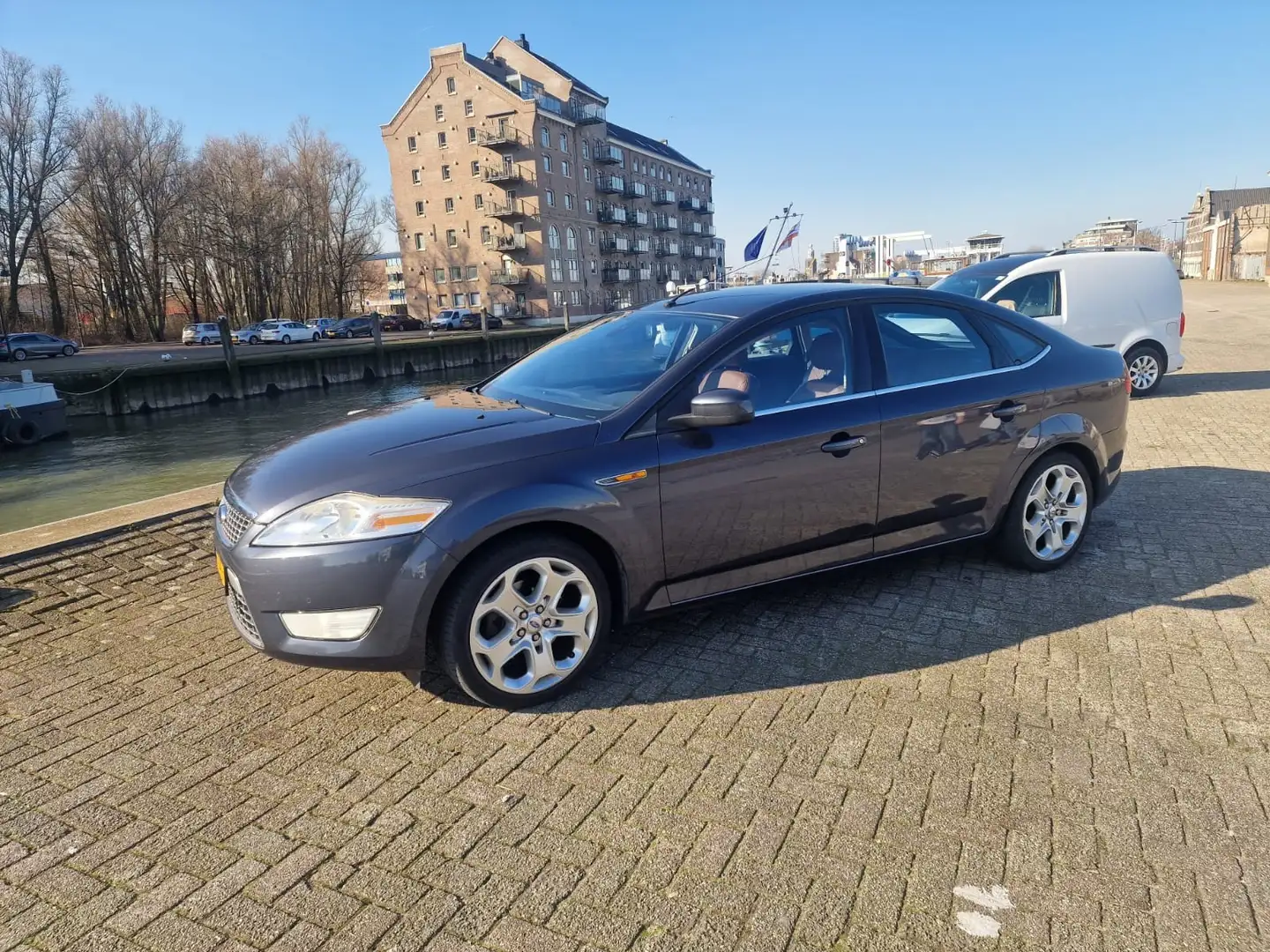 Ford Mondeo 2.0 Titanium - 1