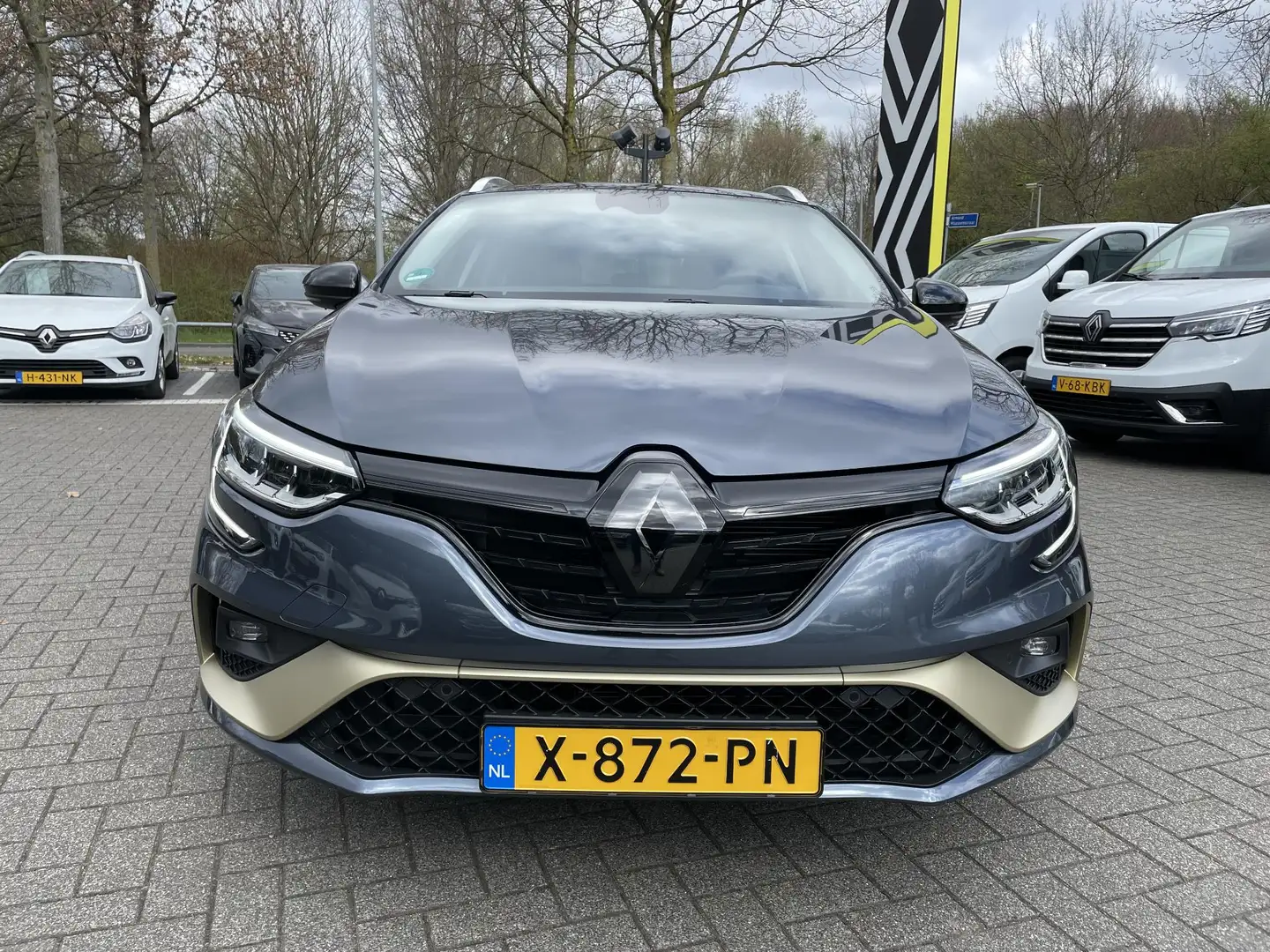Renault Megane E-Tech Estate 1.6 Plug-In Hybrid 160 E-Tech Engineered Gris - 2