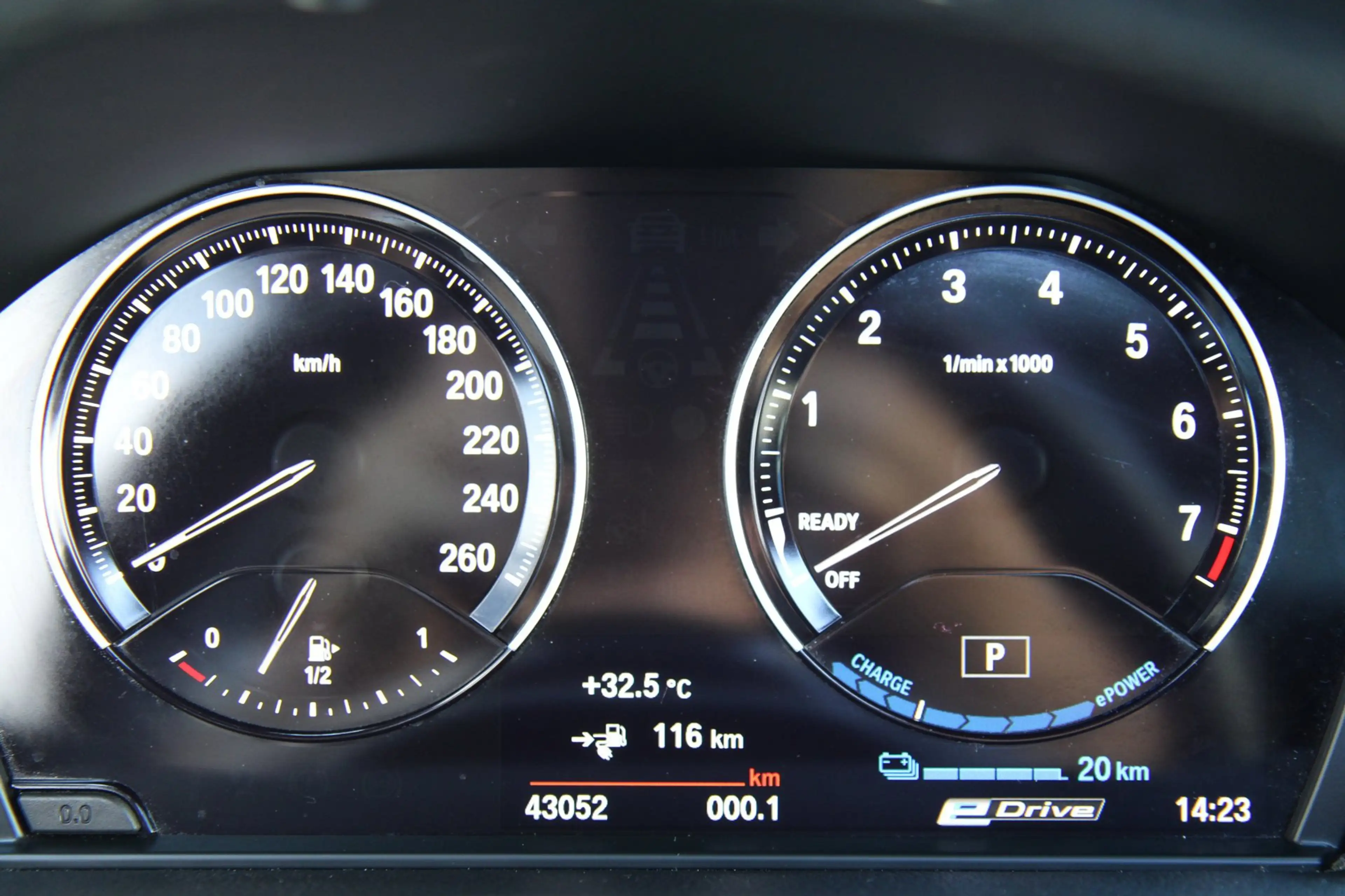 BMW 225 2-serie Active Tourer 225xe iPerformance Pano Came — photo 13