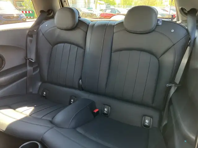 Mini Hatch view 11