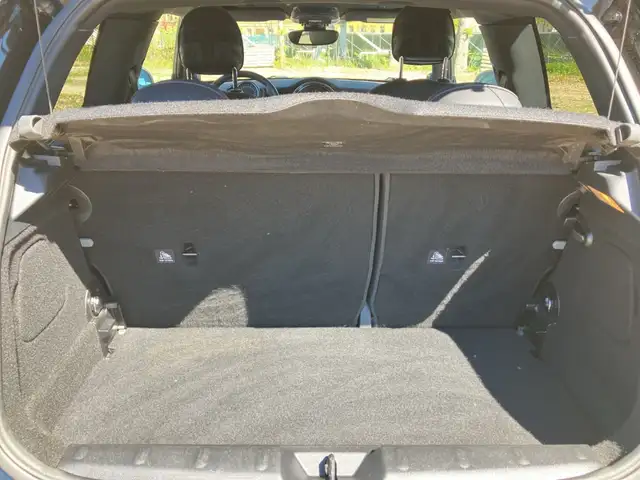 Mini Hatch view 12