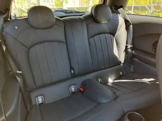 Mini Hatch view 26