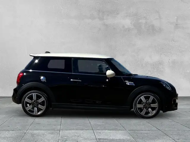 Mini Hatch view 6