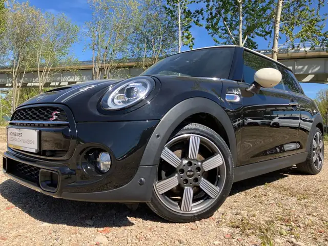 Mini Hatch view 24