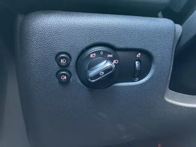 Mini Hatch view 21