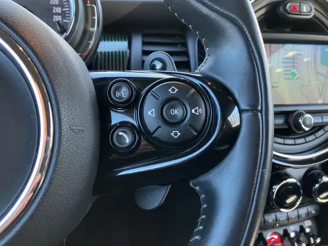 Mini Hatch view 23