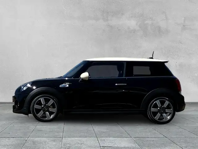 Mini Hatch view 2