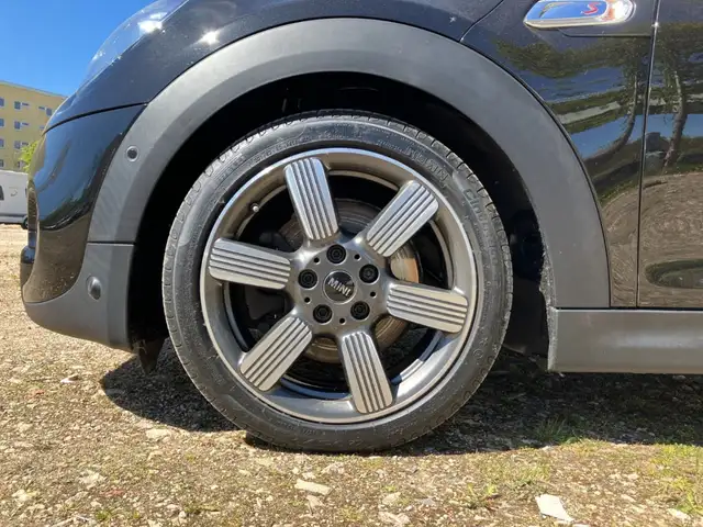 Mini Hatch view 13