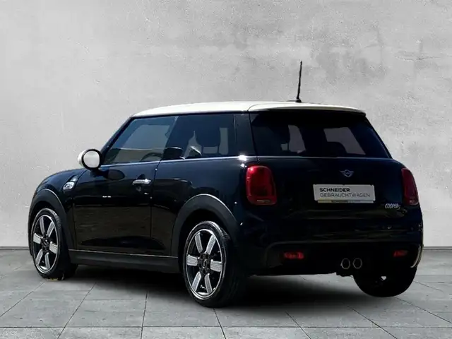 Mini Hatch view 3